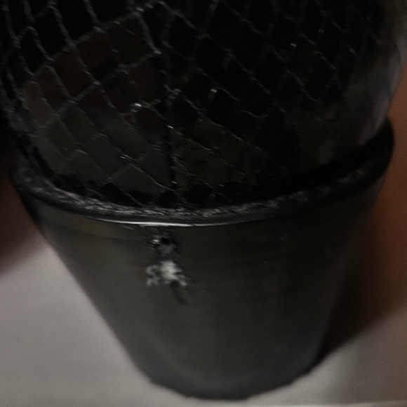 Lola Cruz Aurel Ankle Boots Black Sz 41 Pull On Pointed Toe with Silver Details - Picture 5 of 14